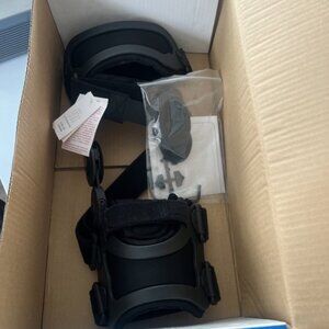 UNISEX Ossur Spirit Unloader Knee Brace Right Lateral Small